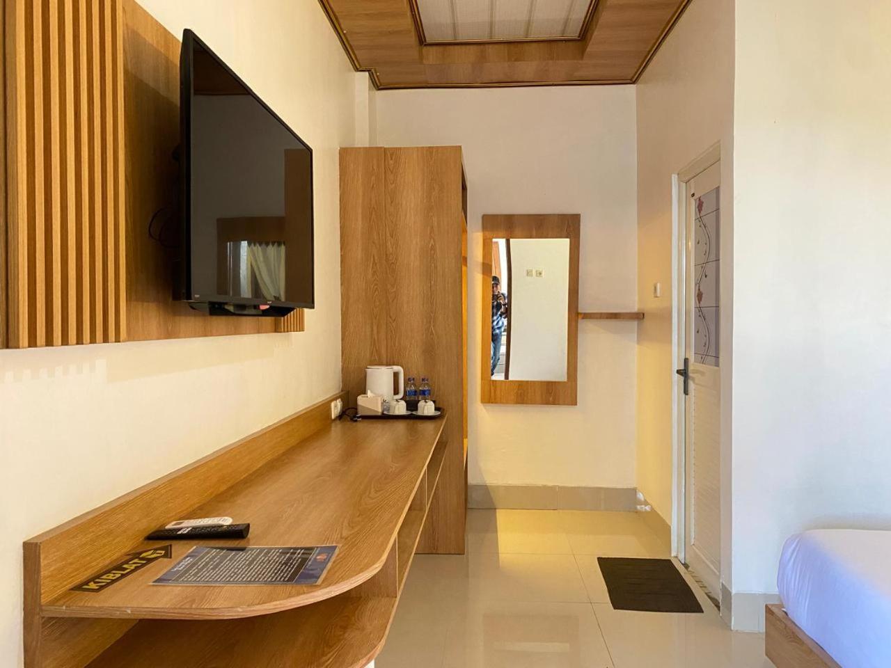 Hotel Wijaya Family 2 Kalasan Bagian luar foto